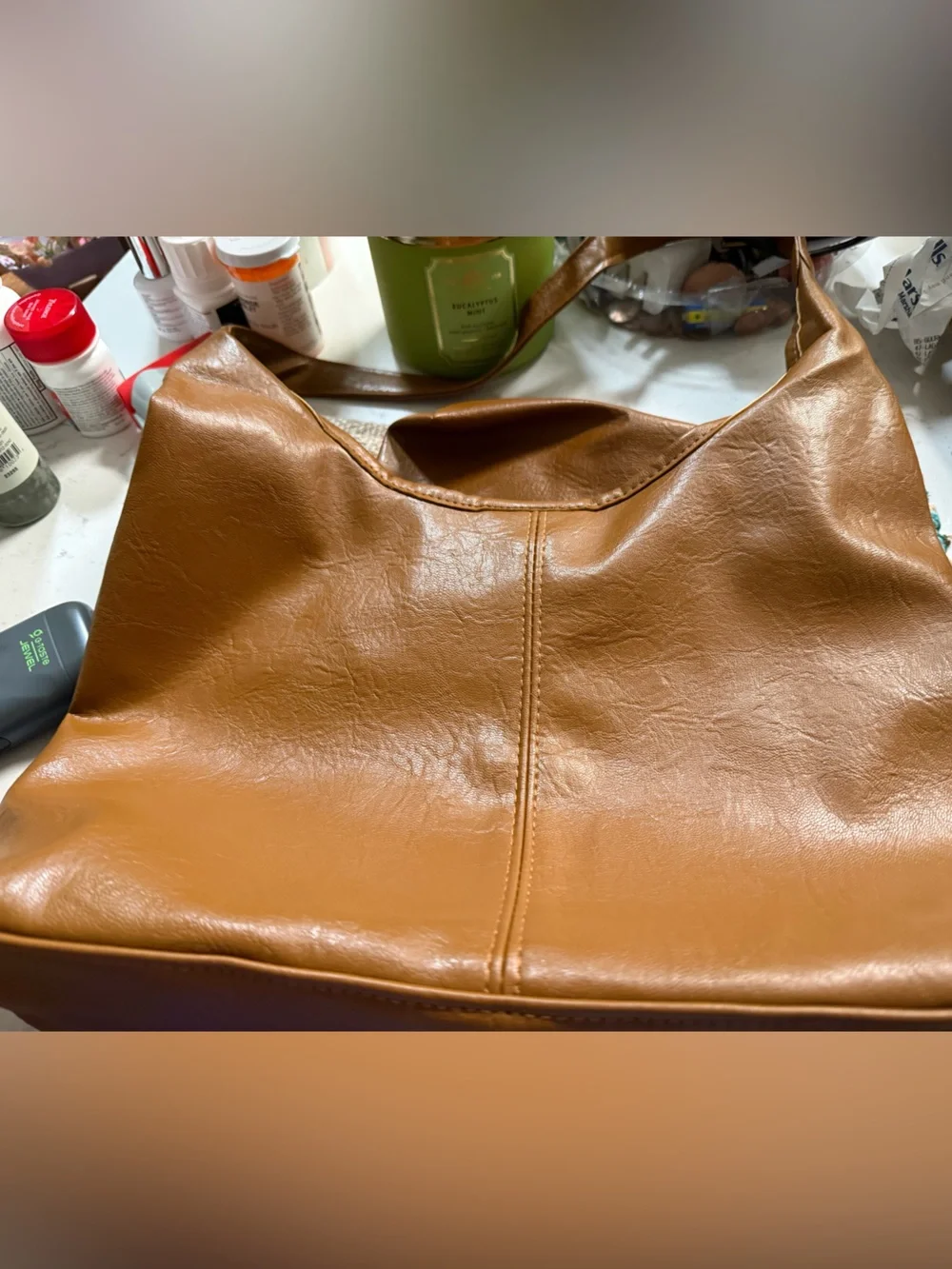 🍁 NEW 🍂 Classic Tan Leather Hobo Shoulder Bag Comes with a sm Wristlet.